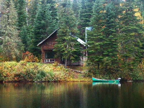 Camp de la famille Gauthier, détruit par la MRC.
